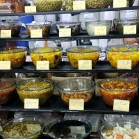 فروشندگی ورسیدگی به امورات مغازه عرقیات و ترشیجات