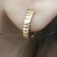 یه لنگه گوشواره بچگانه گم شده