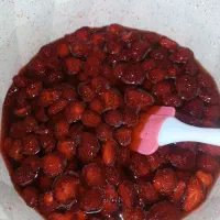مربا و شربت توت فرنگی خانگی درجه یک