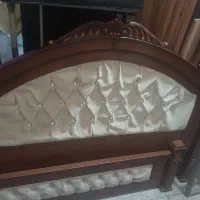 تخت دونفره سالم چوبی بدون کفی
