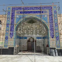 کارگر ساده کاشی‌کاری