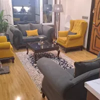 دو دست مبل ، یک دست میز ناهارخوری شش نفره
