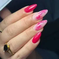 کاشت ناخن با ظرافت و زیبایی کامل