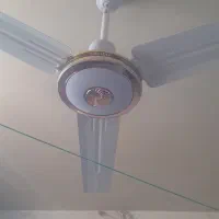 پنکه سقفی دارای باد گرم و سرد