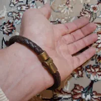 دستبند ورساج چرم|بدلیجات|قدس, شهر‌قدس|دیوار