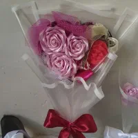 دسته گل و تک شاخه گل رز روبانی|گل مصنوعی|مراغه, |دیوار