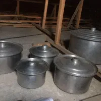 قابلمه و سینی و ابکش و کفگیر روحی بزرگ رستورانی|ظروف پختوپز|رشت, رشتیان|دیوار