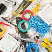 برق کار نصب محافظ ولتاژ کلی ساختمان