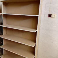 قفسه چوبی بسیار محکم