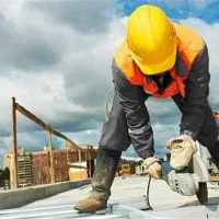 5 نفر کارگر فنی زرنگ و یک نفر آبدارچی