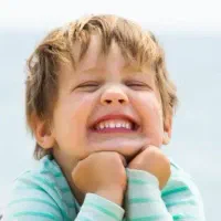 استخدام فروشنده خانوم لباس بچگانه