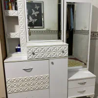 میز ارایش به همراه اینه قدی