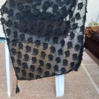 تعدادی شال مشکی