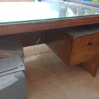 میز کشودار چوبی