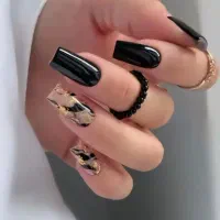 مدل برای کاشت ناخن
