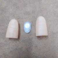 انگست شعبده بازی به همراه یک چراغ