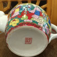 قوری سایز بزرگ گل مرغی|کلکسیون اشیاء عتیقه|گرگان, |دیوار