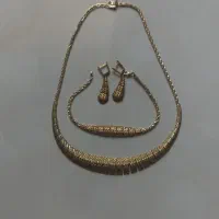 سرویس طلا 200بالای تابلو19گرم هست|جواهرات|شیراز, میانرود|دیوار