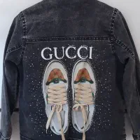 سه تیک جین|کفش و لباس بچه|میانه, |دیوار