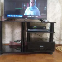 میز تلوزیون شیشه ایی درحدآکبند