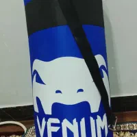 کیسه بوکس Venum  تمیز و سالم  مناسب تمرین خونه