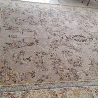 یک فرش ۱۲ متری با فرش قطر۱ ۱۵۰۰ شانه با تراکم ۴۵۰۰