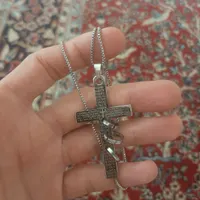 گردنبند و زنجیر صلیب