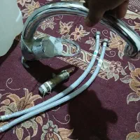 یک عدد شیر مخلوط روشویی ویک عدد شیر تک ضرب گازی
