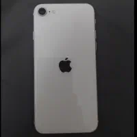 ایفون se 2020 با لوازم جانبی