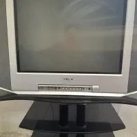 یک عدد تلویزیون و زیرتلوزیونی و 7تاصندلی