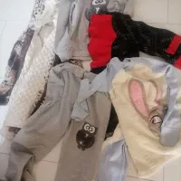 تعدادی لباس تمیز و سالم