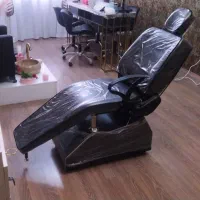 آینه و ترولی و صندلی اصلاح و سوهان برقی