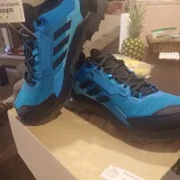 کتانی آدیداس اصل ویتنام سایز۴۲باجعبه استعلام اصالت