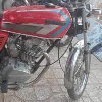 هندا احسان|موتورسیکلت|تربتحیدریه, مسجد جامع|دیوار