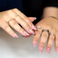 تخفیف ویژه کاشت ناخن بابهترین متریال