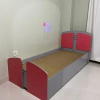 تخت نوجوان ،پاتختی ،دراور و آینه و دو باکس دیواری|تخت و سرویس خواب|گرگان, |دیوار