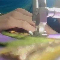 سفارش چسباندن زری انجام می شود