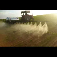 تولید انواع سمپاش های پشت تراکتوری و تانکر چرخدار