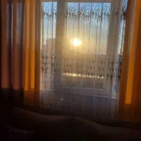 پرده پذیرایی با وسایل جانبی  در حد نو