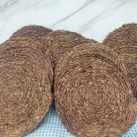 زیر بشقابی حصیری