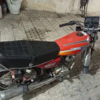 هوندا ۱۲۵ مدل ۹۰ عروسک