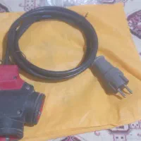 یک عدد سه راهی صنعتی بانزدیک سه مترسیم و دوشاخه