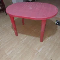 میز پلاستیکی