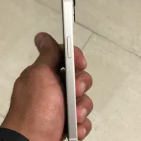 iphone13 normal|موبایل|میانه, |دیوار