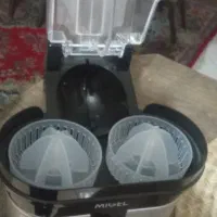 اب پرتقال گیری نو همراه با جعبه|آبمیوه‌گیر و آب‌مرکبات‌گیر|هشتگرد, فاز ۱ مهستان|دیوار