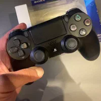 دسته ps4 در حد نو‌ استفاده نشده