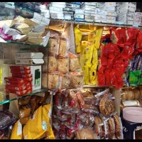 فروشنده و نیرو کیوسک مطبوعات