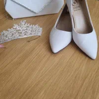 کیف کفش و عینک و تاج عروس