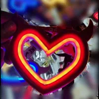 آویز آینه قلبی نئون دار