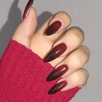 آموزش و کاشت ناخن با تکنیکهای جدید ۱۸۰۰